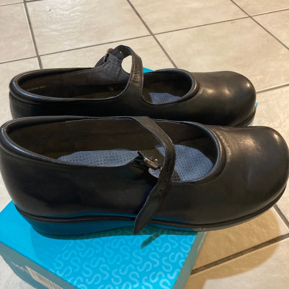 Soft walk comfort shoes